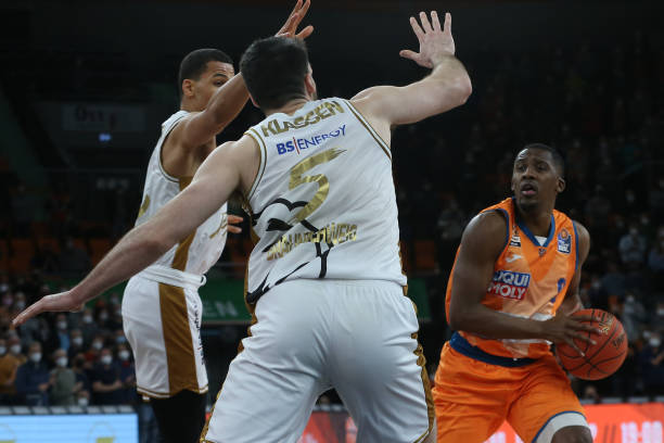 2险胜对手 2险胜对手