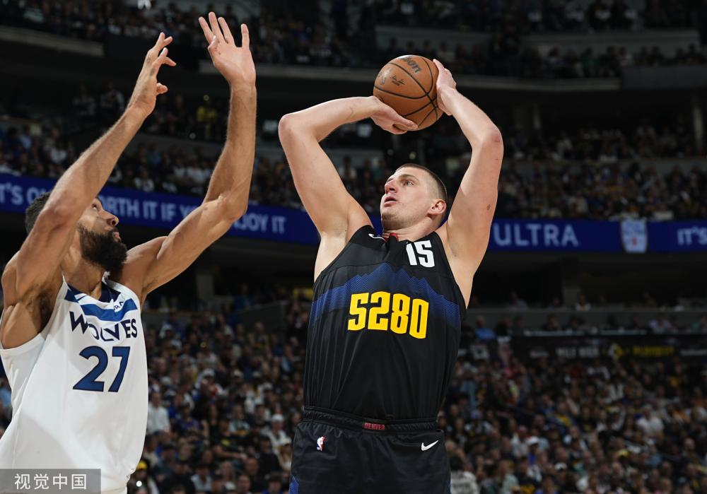 主帅在采访 主帅在采访